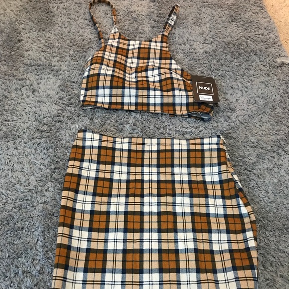 Cute two piece skirt set. - Picture 1 of 3